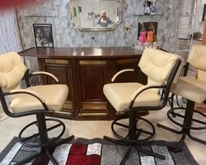 WOOD BAR AND 3 BAR STOOLS