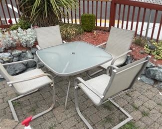 METAL 5 PIECE PATIO SET
