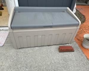 PATIO CHEST/BENCH