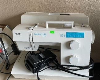 Pfaff Hobby 1122 sewing machine