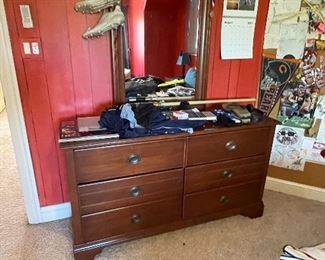 Dresser & mirror