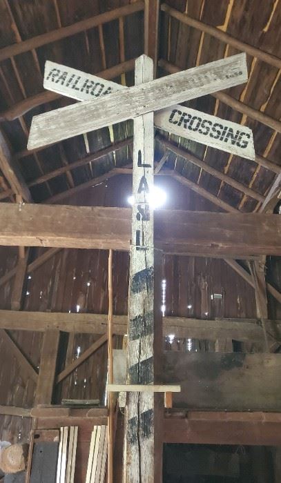 Railroad Crossing Sign Rural Countryside: Livonia, Avon and Lakeville Railroad (LA&L)