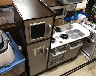 Childs kitchen play set