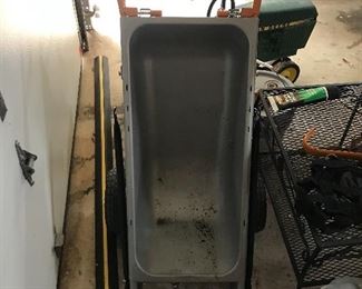 Worx 8 in 1 wheel barrow