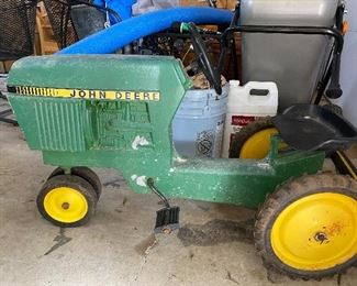 Vintage 80's John Deere child's tractor