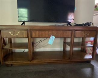 Henredon Console, Vizio 2017 Smart TV