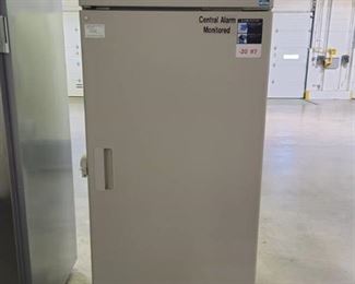 Sanyo Biomedical Freezer MDF-U730