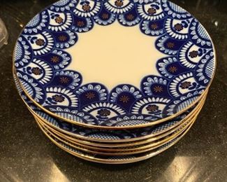 Set of 8 Plates