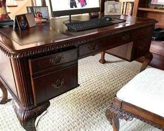 Wonderful, Queen Anne/Ped foot Desk