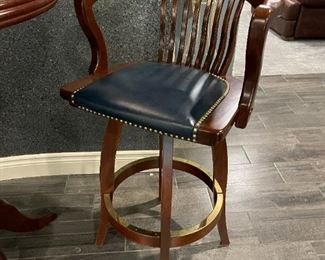JS Products Pub Table  with COURTHOUSE Barstools