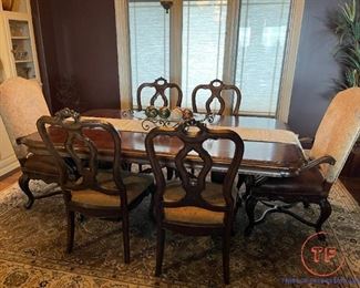 THOMASVILLE Hills of Tuscany Bibbiano Dining Collection