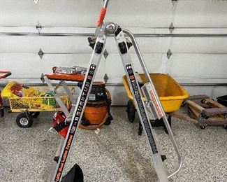 LITTLE GIANT LADDER Quantum Ladder System with Accessories