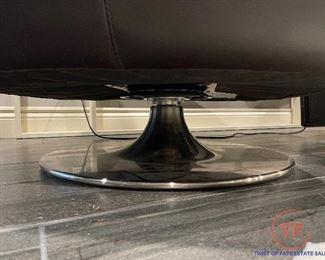 ZURI Lucy Leather Swivel Chair