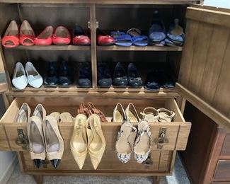 Various Styles of Ladies Shoes.