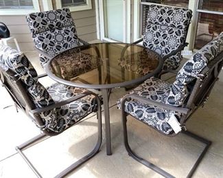 5 Piece Glass Top Patio set. Great Condition!