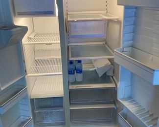 Amana Side by Side Refrigerator/Frost Free Freezer w/Ice Maker.