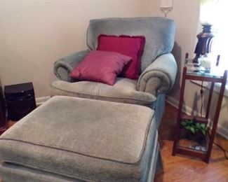 side chair w/ottoman