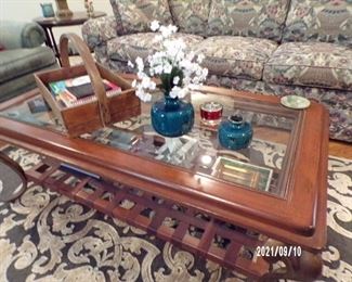 coffee table, very nice