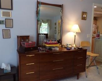mid century dresser w/mirror