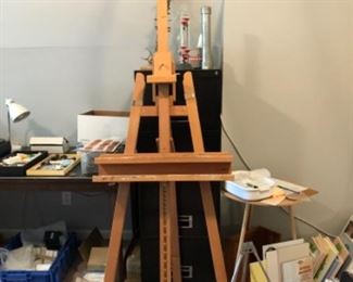 Art easel in great condition.