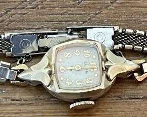 Vintage Ladies Elgin 10K Gold Bezel Watch 17 Jewels