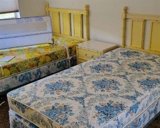 Vintage Twin Beds adn Nightstand