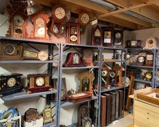 WALL & MANTEL CLOCKS IN WORKING & NON WORKING CONDITION