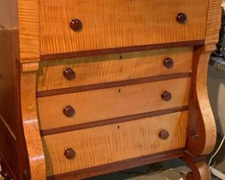 TIGER MAPLE CHEST
