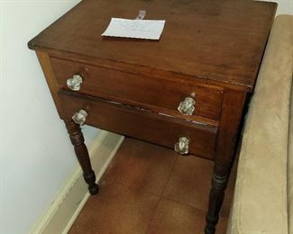 New England Walnut stand glass knobs, 19th century