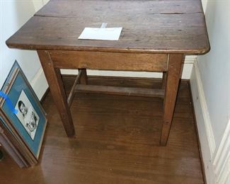 Pine School, end or side table, 19th Century American Primitive