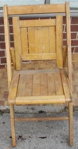 40 - Vintage wooden folding chair 22 x 16 x 12
