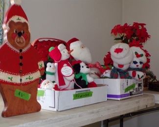 Several nice Christmas items