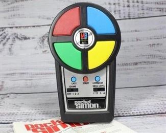 Retro Handheld Pocket Simon Game