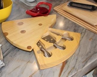 Cheese tray with accessories