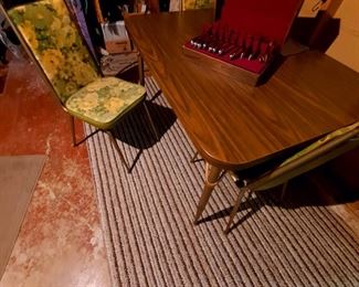 Retro Dining Table with 4 Vinyl Chairs; Rugs; Flatware in Box