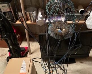 a third "fish" beaded cage