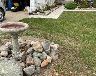 Rocks, birdbath and outdoor decor