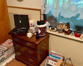 Nightstand
Miscellaneous