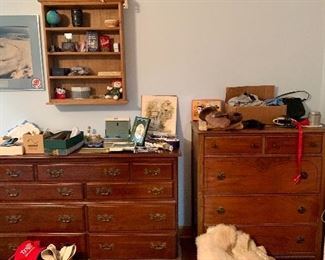 Shelf
Dresser
Chest of Drawers
miscellaneous