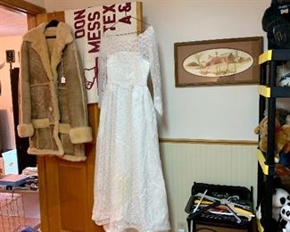 Vintage Sherpa Sheepskin Below Zero Coat
Wedding Dress
Miscellaneous