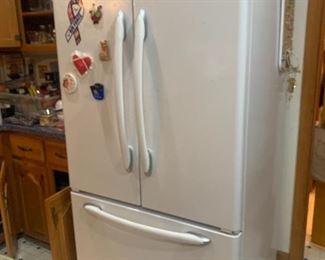 Maytag 25 Cubic Feet
French Doors
Bottom Freezer
Filtered Water Dispenser inside
Needs Cleaned but in great condition!
We just found out yesterday that it could be sold.