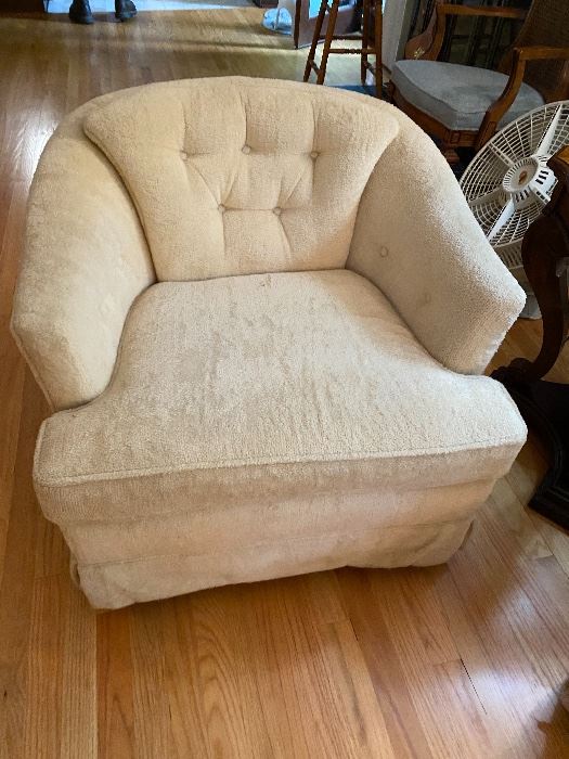 Pair of vintage swivel chairs- very nice condition