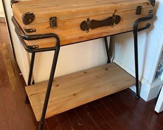 Wood "Suitcase" table w/shelf