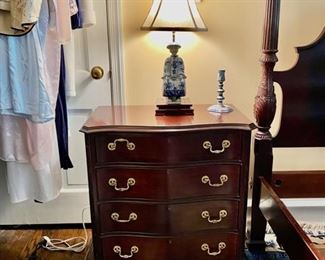 Councill mahogany 4 drawer chest (1 of 2)