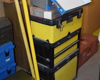 Tool storage chest