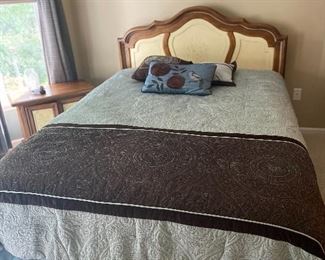QUEEN BEDROOM SET, with mattress 