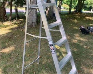 aluminum ladder 6'