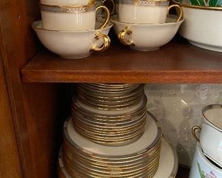 Lenox Presidential Collection McKinley China - service for 10 plus extras