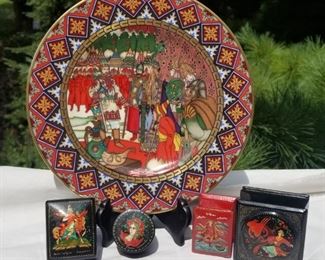 Collection of 4 Petite Russian Lacquer Boxes plus Villroy & Boch Maria Morevna Plate