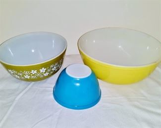 Vintage Pyrex Crazy Daisy mixing bowl and Primary Colors mixing bowls